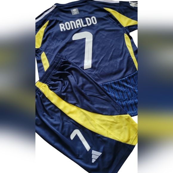 Cristiano Ronaldo Al-Nassr FC 2024/25 Set for Kids - Picture 4 of 5